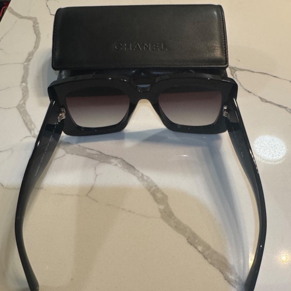 Chanel Rectangle sunglasses - Picture 7 of 12